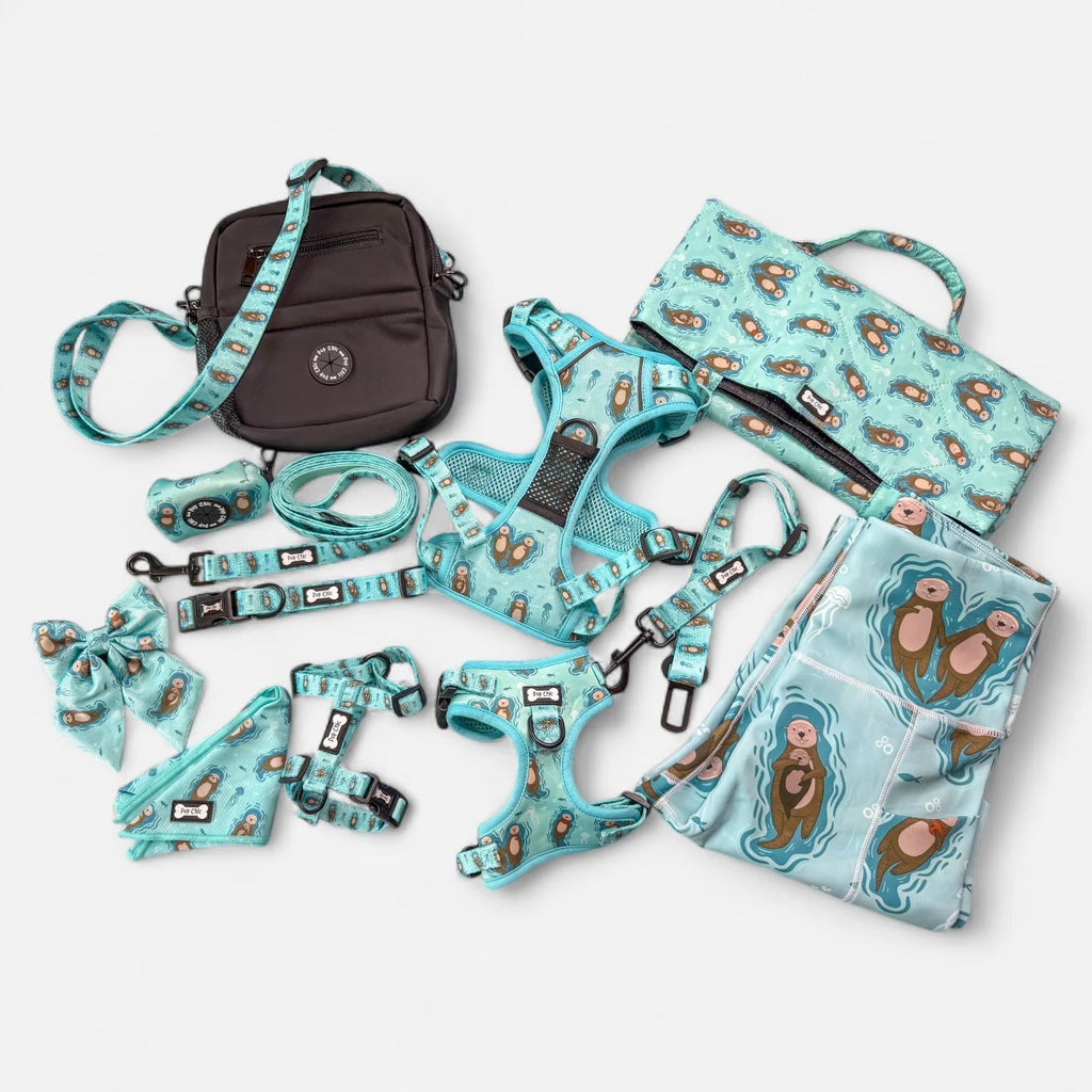 Pup Chic Otterly Lovely Poo Bag Holder